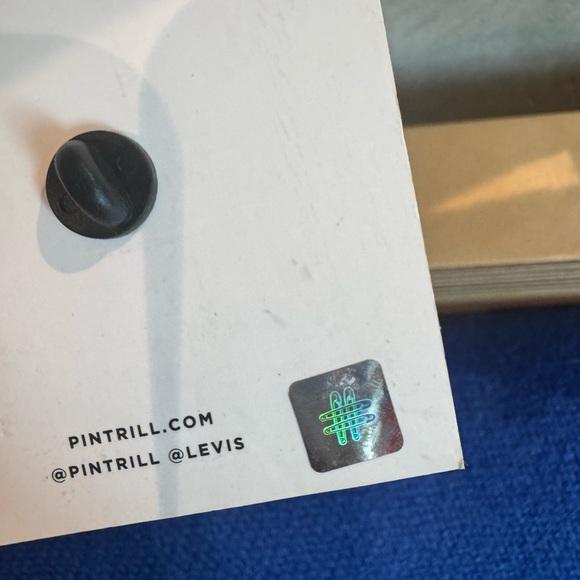 NEW Pintrill x Levi’s “Lover” Heart Enamel Pin – Limited Edition Collab - Picture 3 of 3